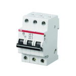 Automatsikring C 10A, 3 polet C karakteristik, brydeevne 6kA, 230400V AC, 52,5mm bred S203 C10 produkt