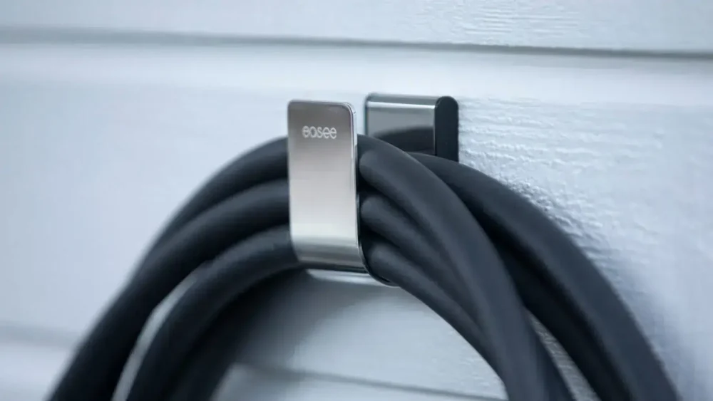 Easee u hook 03 1800x1013 1