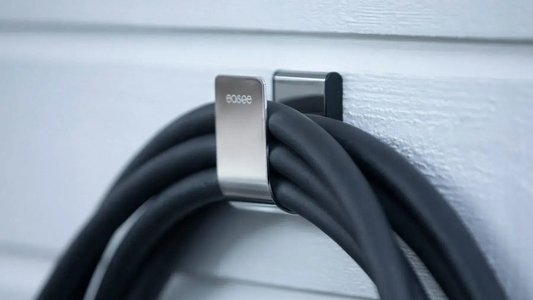 easee u hook 03 1800x1013 1