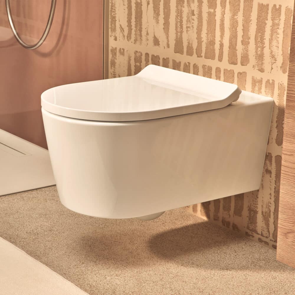 Hansgrohe elupura s væghængt toiletsæt 540 uden skyllerand med toiletsæde med låg,
